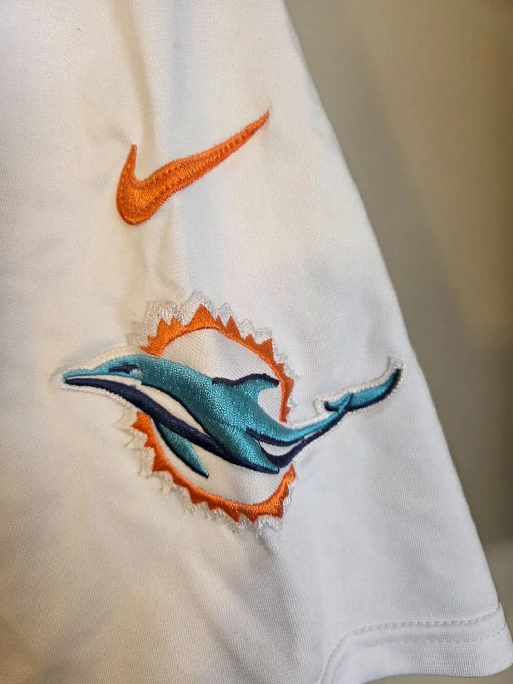 Mens Miami Dolphins Jersey Size Large NFL